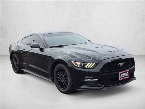 Used 2015 Ford Mustang Coupe RWD image 3