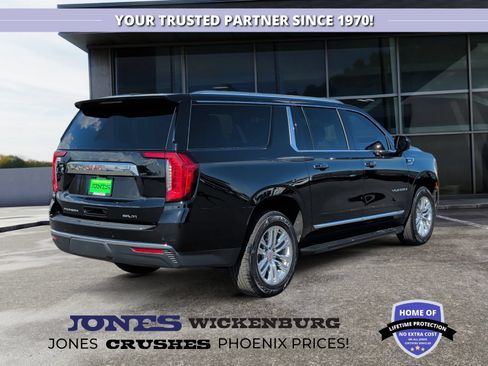 Used 2023 GMC Yukon XL SLT AWD/4WD image 5