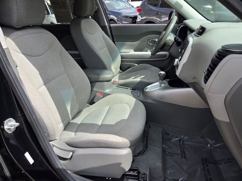 Used 2018 Kia Soul EV image 18