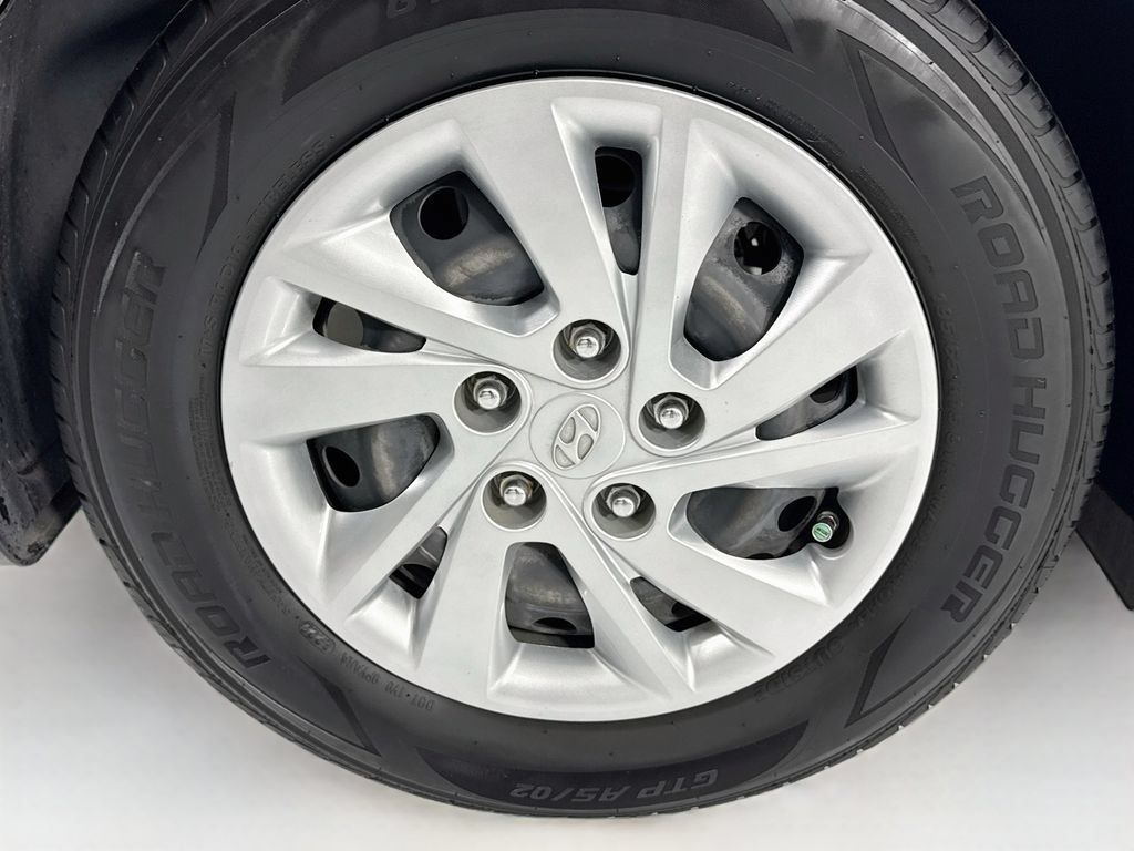 Used 2019 Hyundai Elantra SE FWD image 33