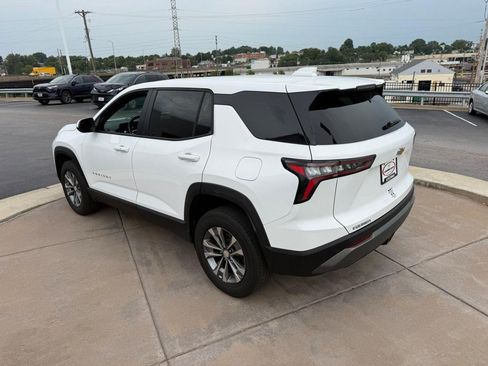 Used 2025 Chevrolet Equinox LT FWD image 9