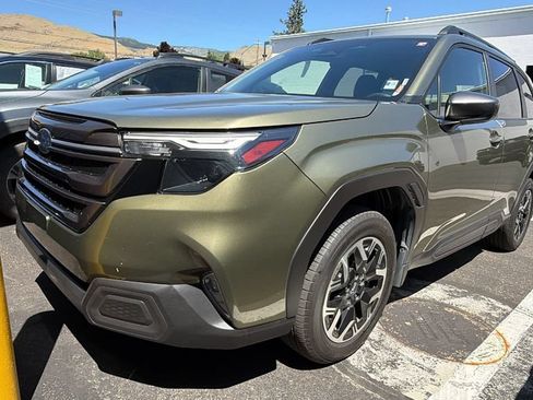 Certified 2025 Subaru Forester Premium AWD/4WD image 4