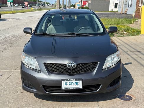 Used 2009 Toyota Corolla FWD image 2