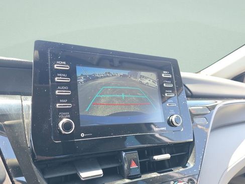 Used 2021 Toyota Camry SE FWD image 18