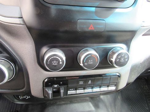 Used 2024 RAM 3500 Tradesman w/ Chrome Appearance Group AWD/4WD image 40