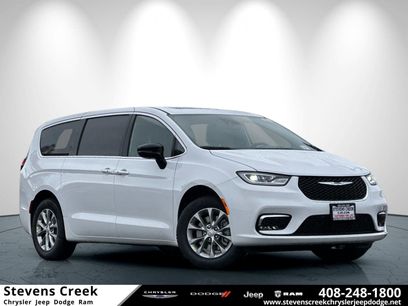 New 2026 Chrysler Pacifica Limited