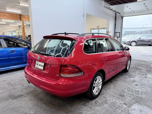 Used 2011 Volkswagen Jetta TDI FWD image 3