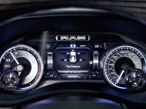 Used 2020 RAM 2500 Limited image 17