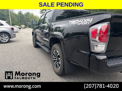 Used 2022 Toyota Tacoma TRD Sport w/ TRD Premium Sport Package AWD/4WD image 11
