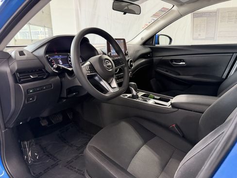 Used 2024 Nissan Sentra SV FWD image 9