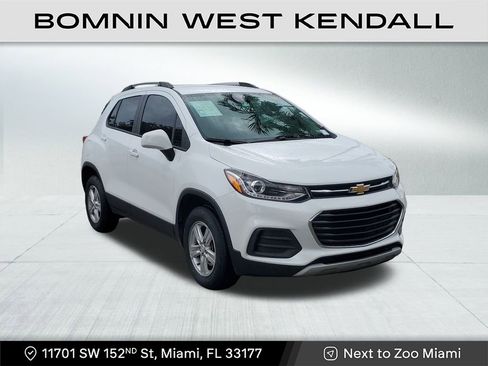 Used 2022 Chevrolet Trax LT w/ LT Convenience Package image 1