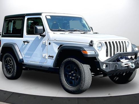 Used 2024 Jeep Wrangler Sport AWD/4WD image 2