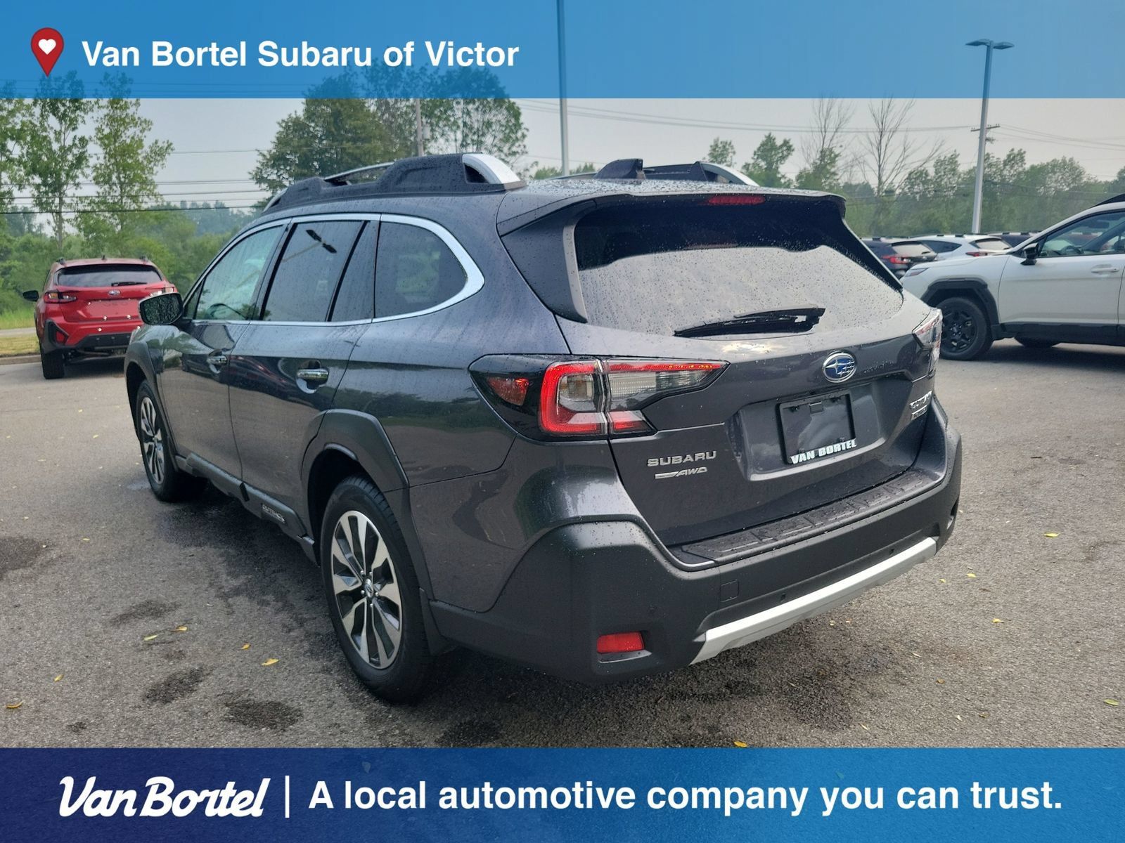 Used 2025 Subaru Outback Touring AWD/4WD image 3