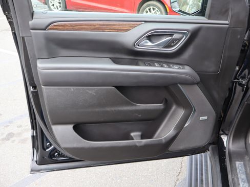 Used 2022 Chevrolet Suburban High Country image 17