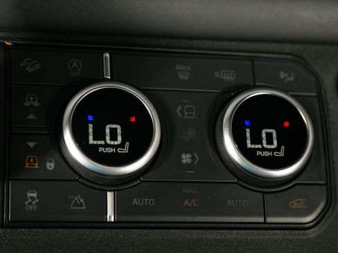 Used 2020 Land Rover Defender 110 X image 37