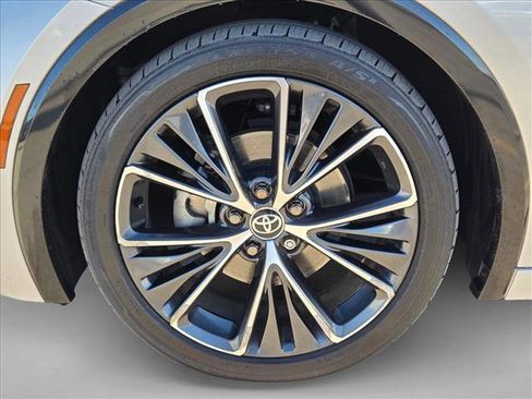 Used 2023 Toyota Prius XLE image 22