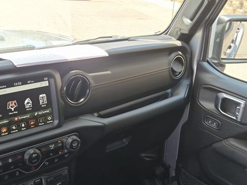 Used 2021 Jeep Wrangler Unlimited Sahara AWD/4WD image 30