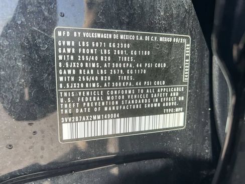 Used 2021 Volkswagen Tiguan SE R-Line AWD/4WD image 34