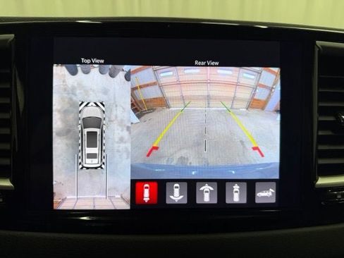 Used 2022 Chrysler Pacifica Touring-L w/ Uconnect Theater Family Group FWD image 19