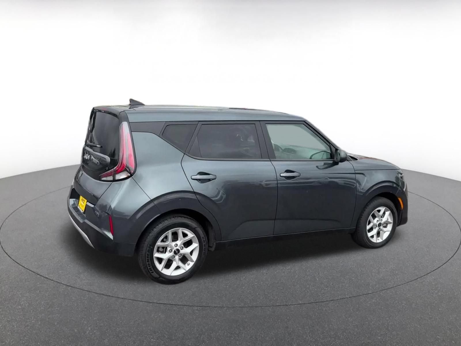 Used 2025 Kia Soul LX w/ LX Technology Package FWD image 13