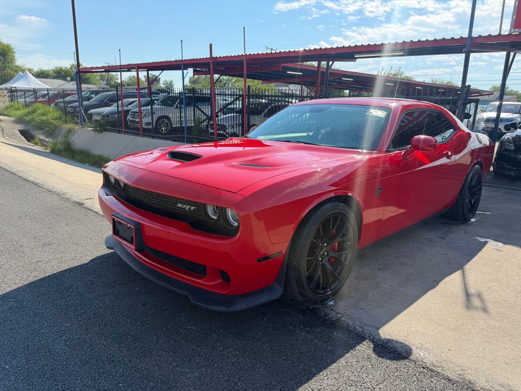 Used 2015 Dodge Challenger SRT Hellcat RWD image 2