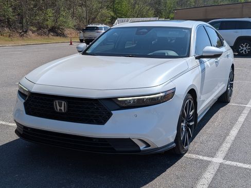 Used 2023 Honda Accord Touring image 5