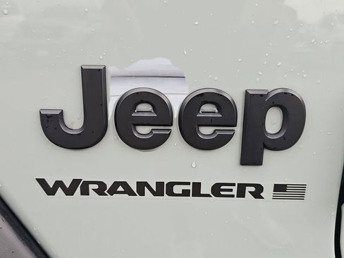 Used 2023 Jeep Wrangler Unlimited Sport AWD/4WD image 9