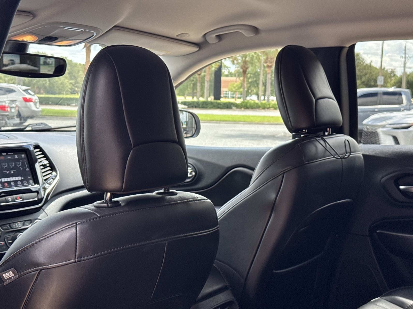 Used 2020 Jeep Cherokee Limited FWD image 19