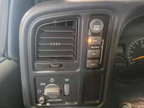 Used 2000 Chevrolet Tahoe LS w/ LS Preferred Equipment Group AWD/4WD image 57