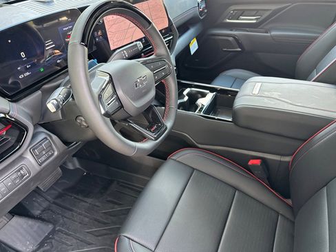 New 2024 Chevrolet Silverado EV RST image 9