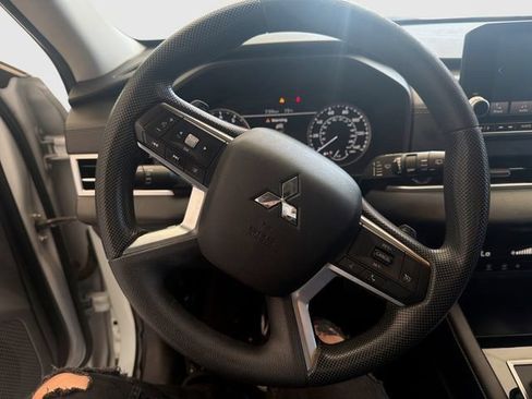 Used 2022 Mitsubishi Outlander ES FWD image 18