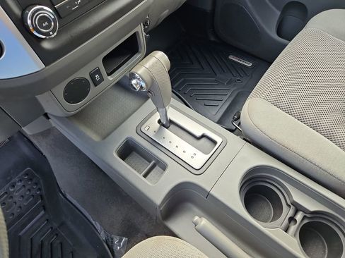 Used 2019 Nissan Frontier SV image 19