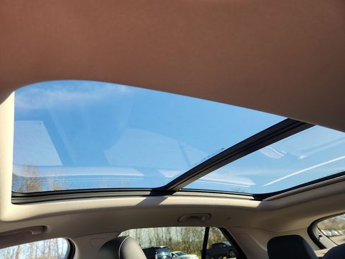 Used 2023 Buick Envision Essence w/ Sport Touring Package image 26