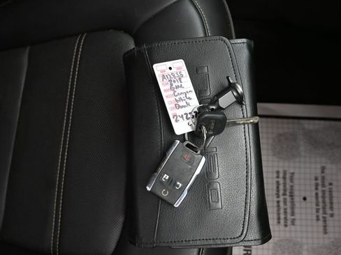 Used 2018 GMC Canyon Denali image 9