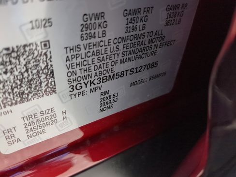 New 2026 Cadillac Optiq Luxury 1 image 33