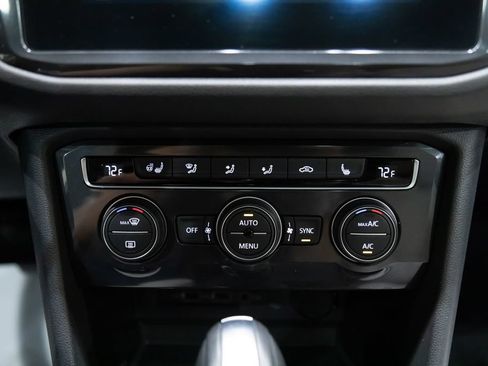 Used 2020 Volkswagen Tiguan SEL AWD/4WD image 23