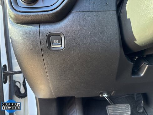 Used 2022 Chevrolet Silverado 2500 Custom w/ Custom Value Package image 15