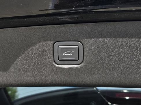 Used 2023 Chevrolet Blazer Premier w/ Enhanced Convenience Package FWD image 10