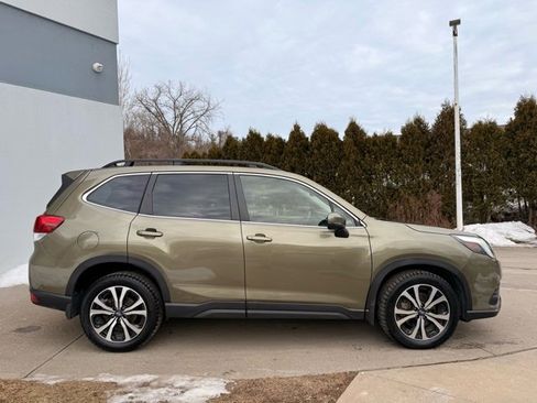 Used 2023 Subaru Forester Limited image 2