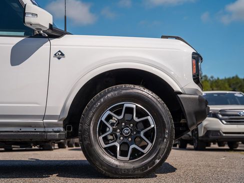 Used 2023 Ford Bronco Outer Banks AWD/4WD image 9