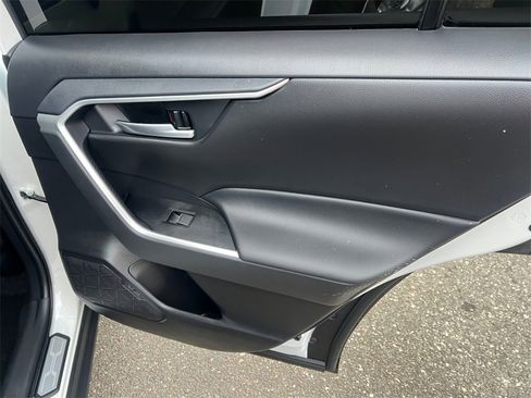 Used 2025 Toyota RAV4 XLE Premium image 20