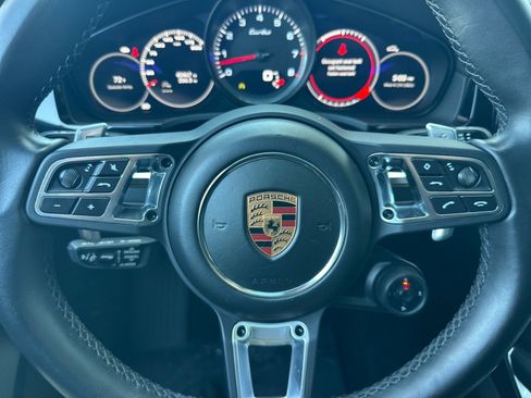Used 2022 Porsche Cayenne Turbo w/ Assistance Package AWD/4WD image 23