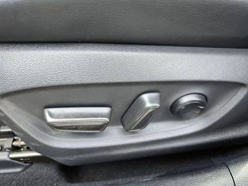 Used 2021 Toyota Prius Prime XLE FWD image 25