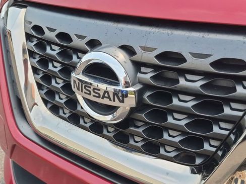 Used 2019 Nissan Kicks FWD image 31