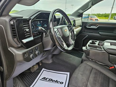 Used 2023 Chevrolet Silverado 1500 LT AWD/4WD image 22