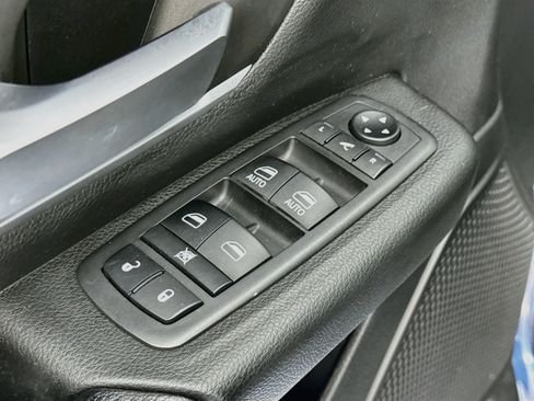 Used 2019 RAM 1500 Big Horn AWD/4WD image 17