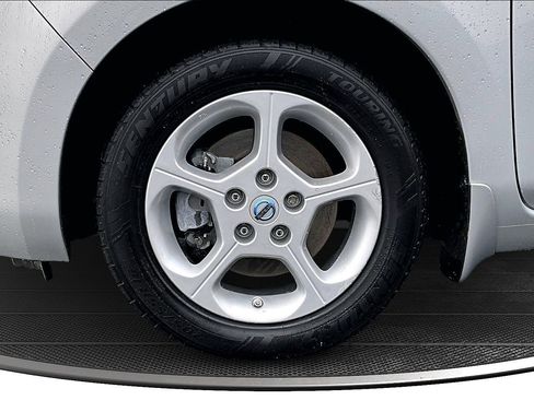 Used 2014 Nissan Leaf SV w/ LED & Quick Charge Package image 32