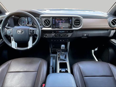 Used 2017 Toyota Tacoma Limited w/ Tow Package RWD image 16