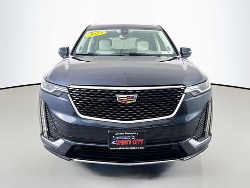 Used 2023 Cadillac XT6 Premium Luxury FWD image 2