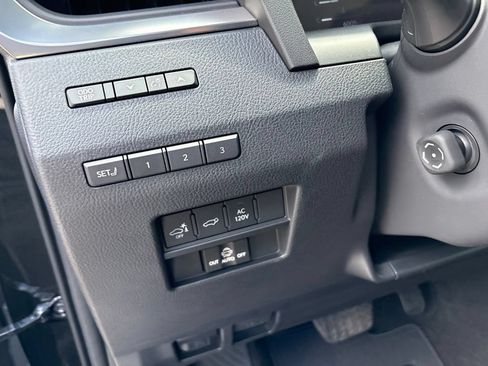 Used 2026 Lexus GX 550 w/ Cold Area Package AWD/4WD image 12